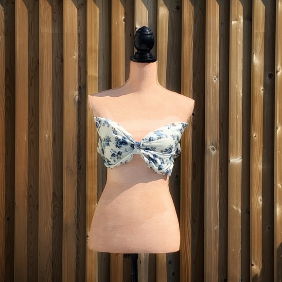 ☀️4/25 NWT Bow Bandeau Floral Print Top